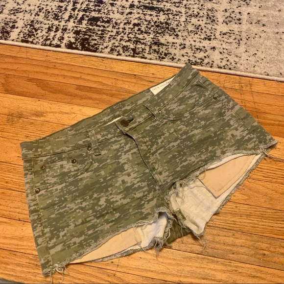 Camo Short Shorts from Rag & Bone, Sz 29 - Picture 5 of 14